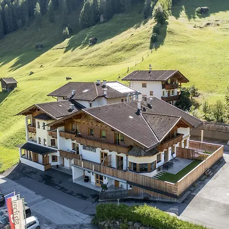 Apartment In Stubaital Near Lift *